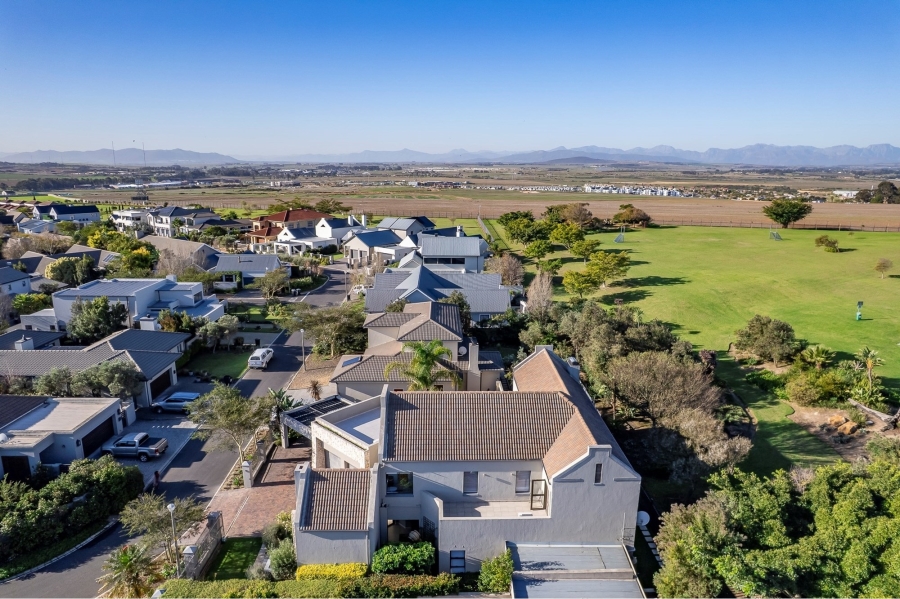 4 Bedroom Property for Sale in Graanendal Western Cape